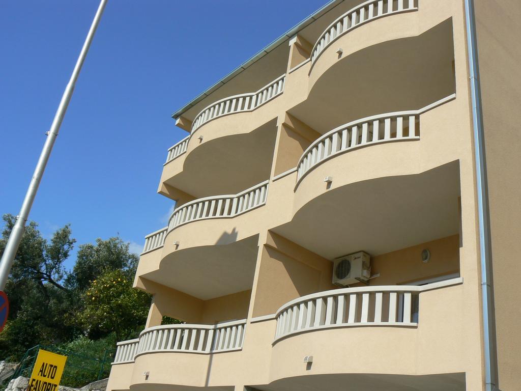 Apartments Petrovic Makarska Esterno foto